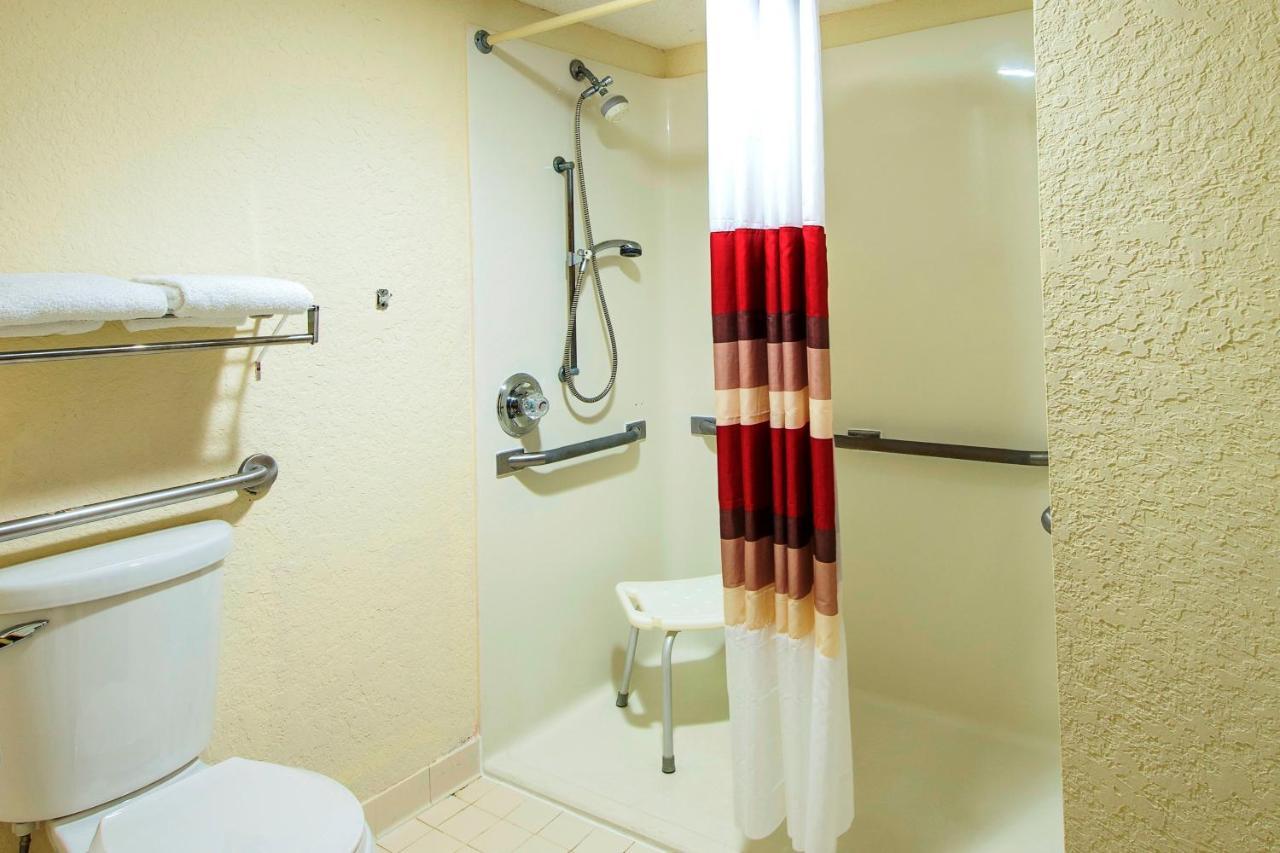 Red Roof Inn Lexington Bagian luar foto